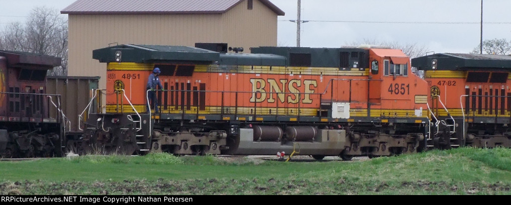 BNSF 4851